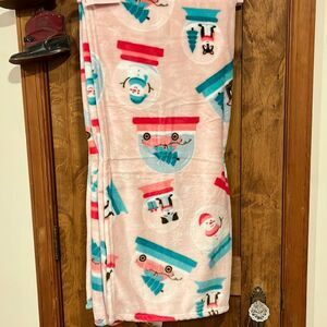 NWT Betsey Johnson Snowglobe throw